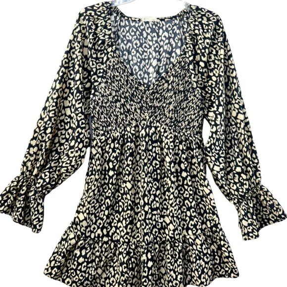 New In Leopard Print Ruched Peplum Blouse Womens Size Small Long Sleeve V-Neck‎ - Picture 1 of 11